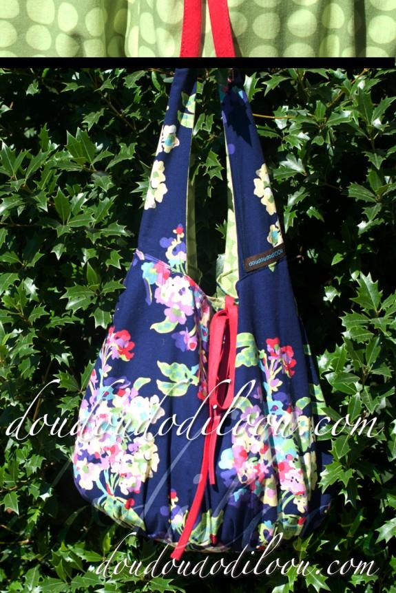 doudoudodiloou_sac_et_pochette_besace_reversible_toute_ronde-amy-butler-love-fleurs