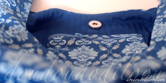 doudoudodiloou_sac_et_pochette_besace_reversible_toute_ronde_detail-tilda-interieur1