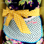 Tablier rétro fleuri